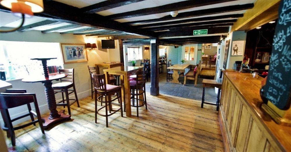 The Cherry Tree Inn Henley-on-Thames Exterior photo